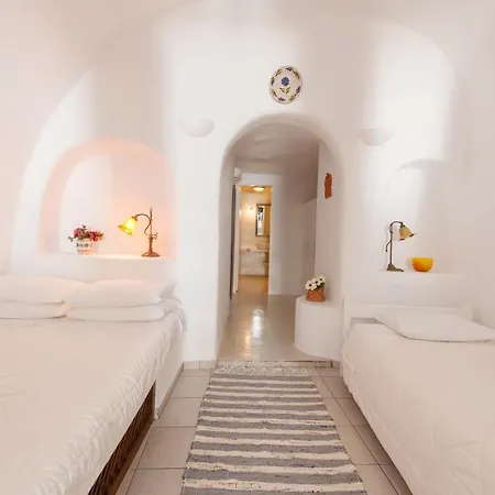 Strogili 4* Oia (Santorini)
