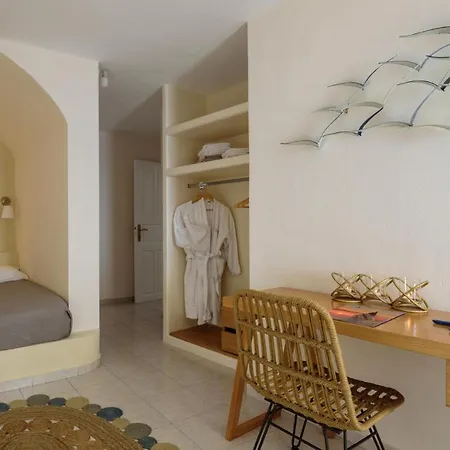 Aparthotel Strogili 4*
