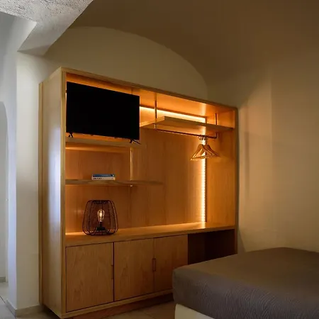 Aparthotel Strogili 2*