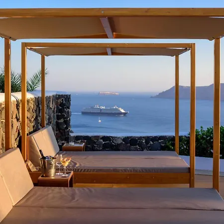 Strogili Aparthotel Oia (Santorini)