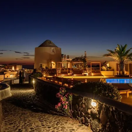 Strogili Aparthotel Oia (Santorini)