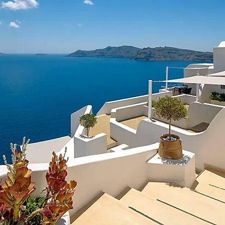 Strogili Aparthotel 4*