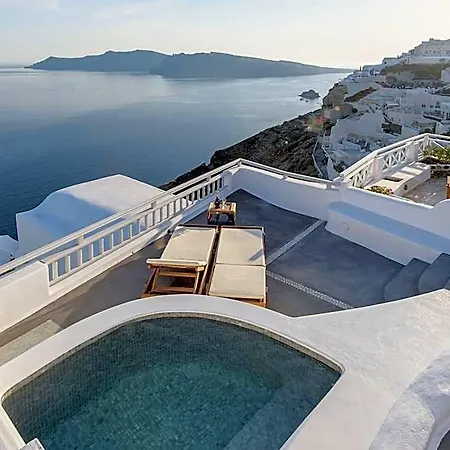 Strogili Aparthotel