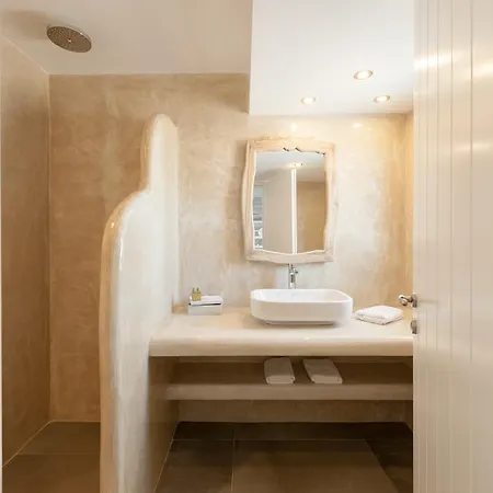 Strogili Aparthotel Oia (Santorini)