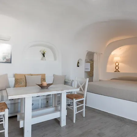 Strogili 4* Oia (Santorini)