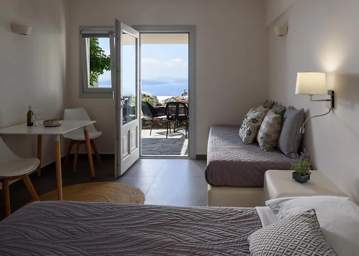 Strogili 4* Oia
