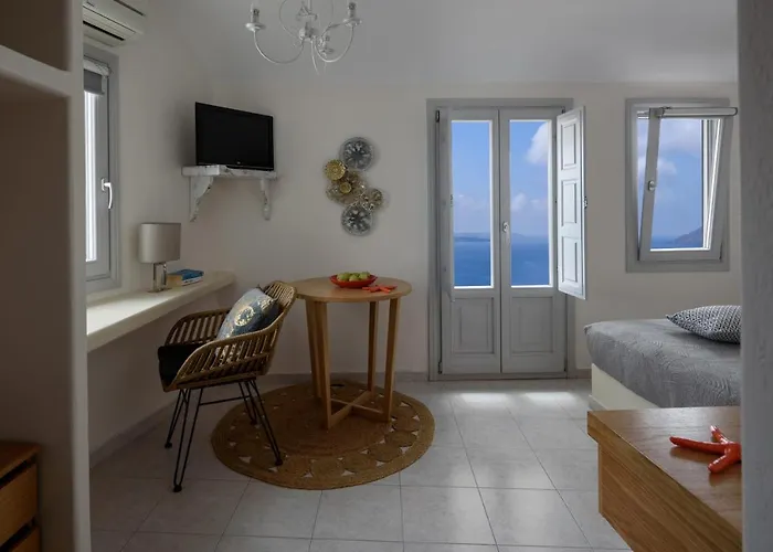 Strogili 4* Oia