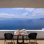 Strogili Apartmanhotel 4*
