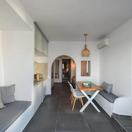 ストロギリ アパートホテル