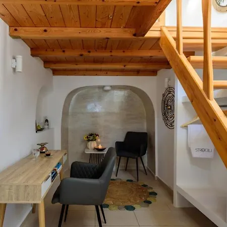 아파트호텔 스트로길리 4*